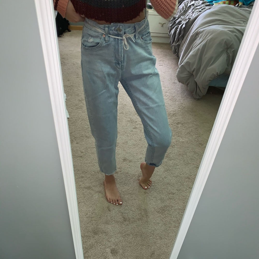 Super cute mom jeans!! Just too big on me:(